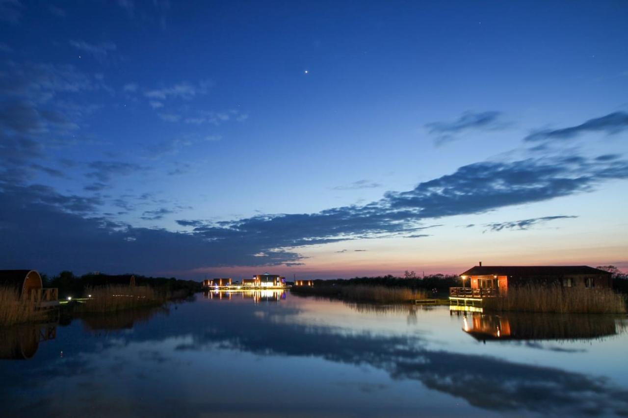 Lakeside Fishing Lodges Бостън Екстериор снимка
