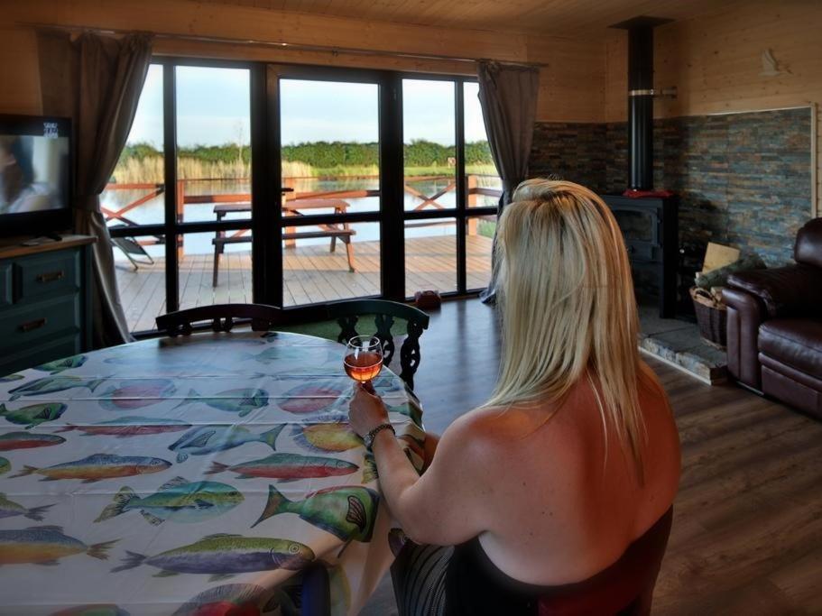 Lakeside Fishing Lodges Бостън Екстериор снимка